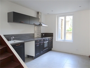 maison-villa à la location -   86100  CHATELLERAULT, surface 76 m2 location maison-villa - APR712521